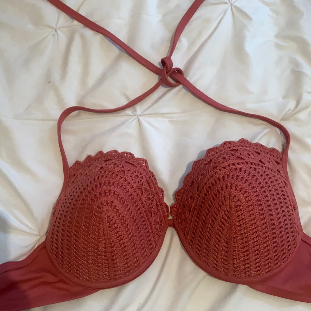 Bikini top.
